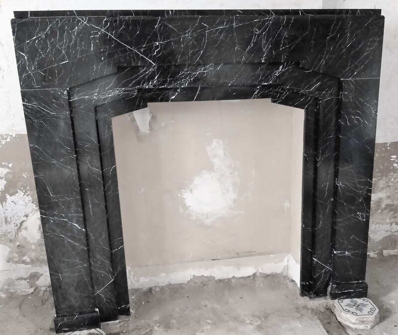 Art Déco Fireplace in Néro Marquina marble
