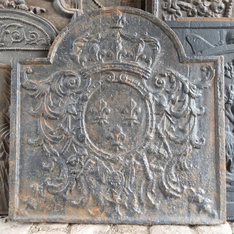 Cast Iron Fireback Fleur de Lys and the Royal Crown