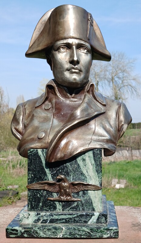 Napoléon Bonaparte buste