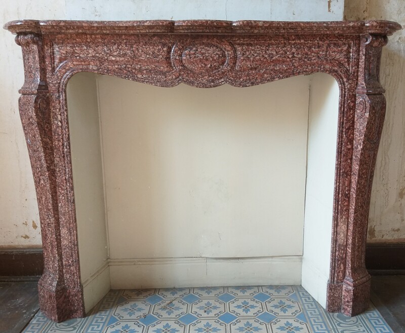 Pompadour fireplace in Griotte-marble